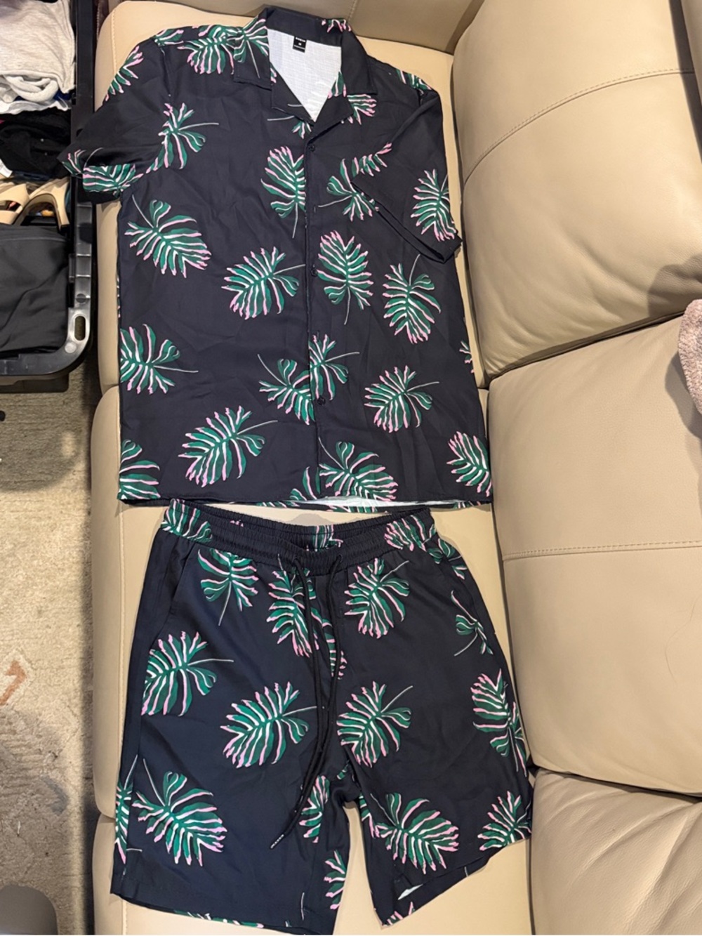 SHEIN Black Tropical Leaf Two-Piece Men’s Vacation Set